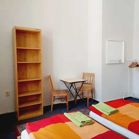 בית אירוח Just 3 Min Walk Old Town Center Private A *