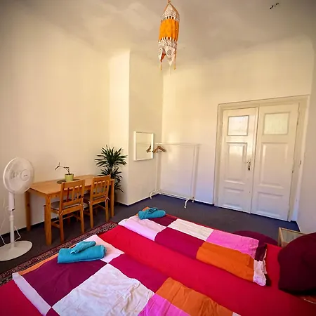 Just 3 Min Walk Old Town Center Private A Séjour chez l'habitant