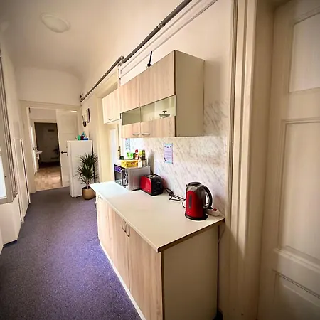 Just 3 Min Walk Old Town Center Private A Séjour chez l'habitant *