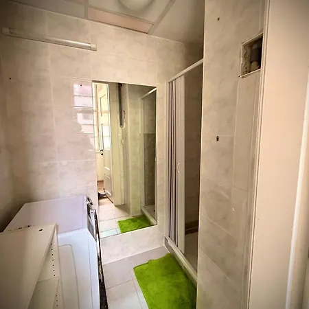Just 3 Min Walk Old Town Center Private A Séjour chez l'habitant