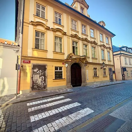 Just 3 Min Walk Old Town Center Private A Séjour chez l'habitant Prague